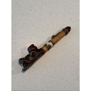 Carved Dragon Bamboo Smoking Pipe – Brown & Tan